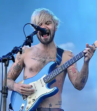 13-06-07 RaR Biffy Clyro Simon Neil 02