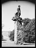 Abelmonumentet in front of the Royal Palace, Oslo