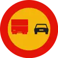 TR-306 No overtaking by heavy goods vehicles