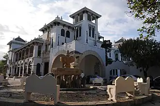Casa de España, Puerta de Tierra