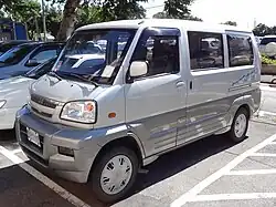 Fourth-generation CMC Veryca van pre-facelift front view