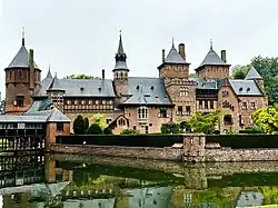 Châtelet rear view