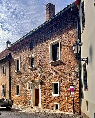 Front view of the Florentine House