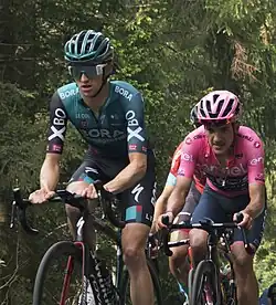 Hindley (left) at the 2022 Giro d'Italia