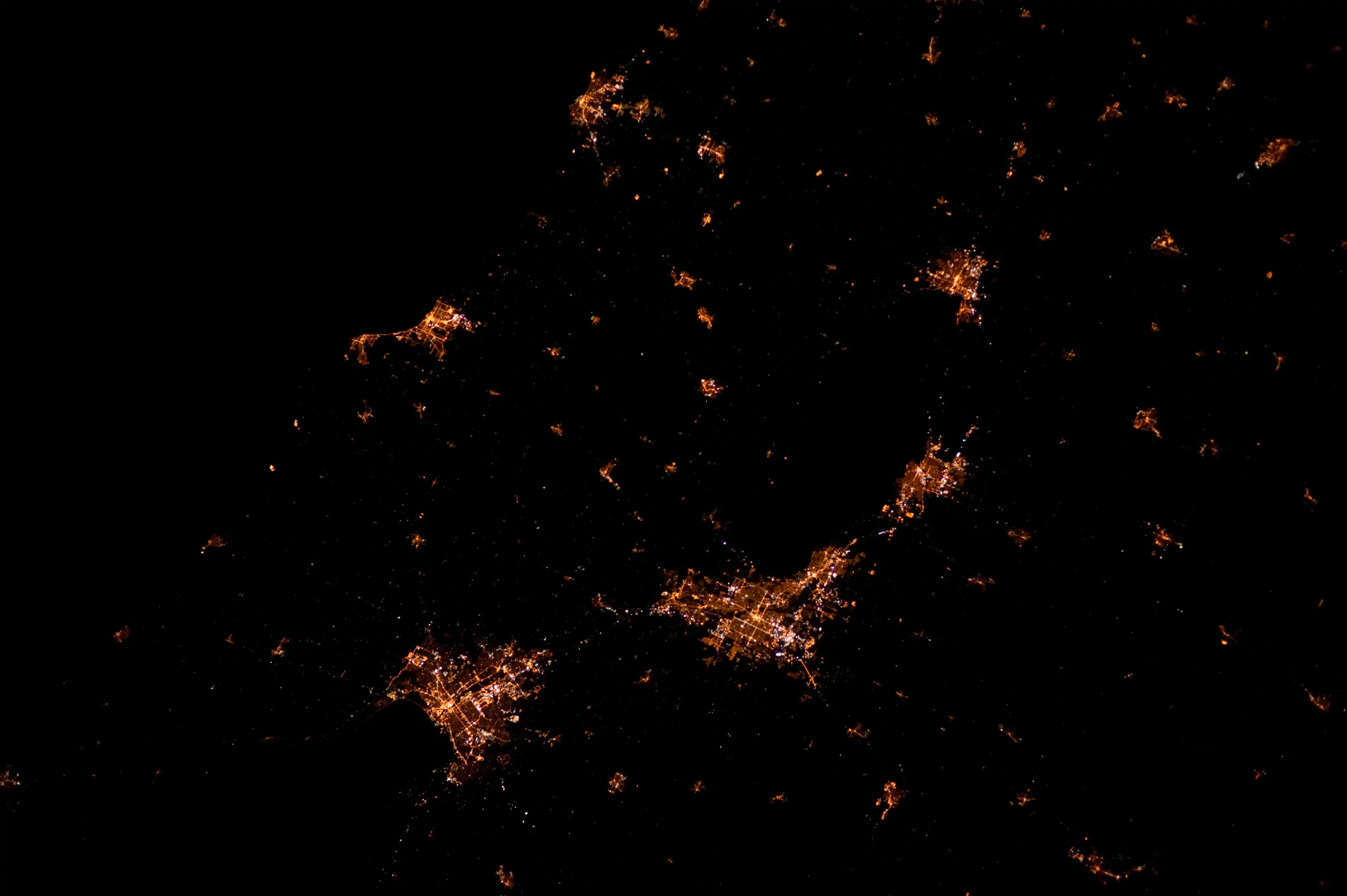 The bright light on the lakeshore to the far left is the Point Beach Nuclear Plant. Taken at 3:09:47 A.M. CDT on March 28, 2012, from an altitude of 211 nautical miles (391 km) during ISS Expedition 30.