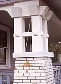 Image of the column detail of a Sears Vallonia