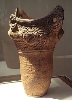 A Middle Jōmon jar, 2000&nbsp;BC