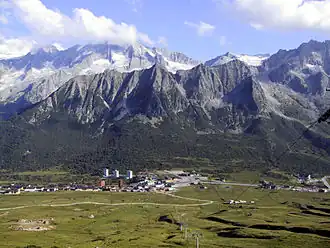 A picture of a mountain.