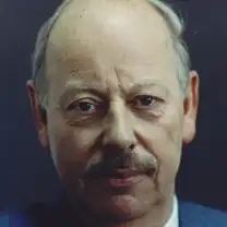 Head and shoulders photo of man