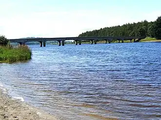 Baltyboys Lower Bridge crossing the lake