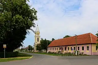 The historical rural ensemble of the market area and the park