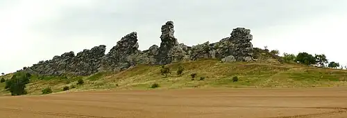 Die Mittelsteine der Teufelsmauer