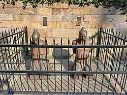 The present statues of Qin Hui and Lady Wang