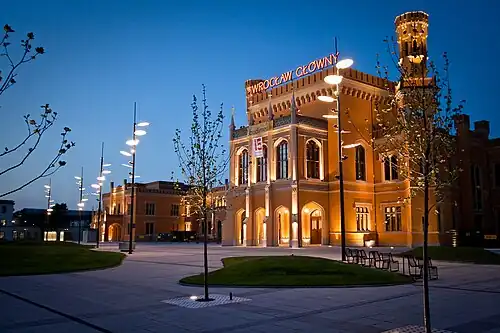 Wrocław Główny at night