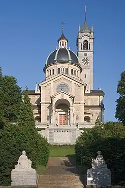 Die Kirche Enge von Osten